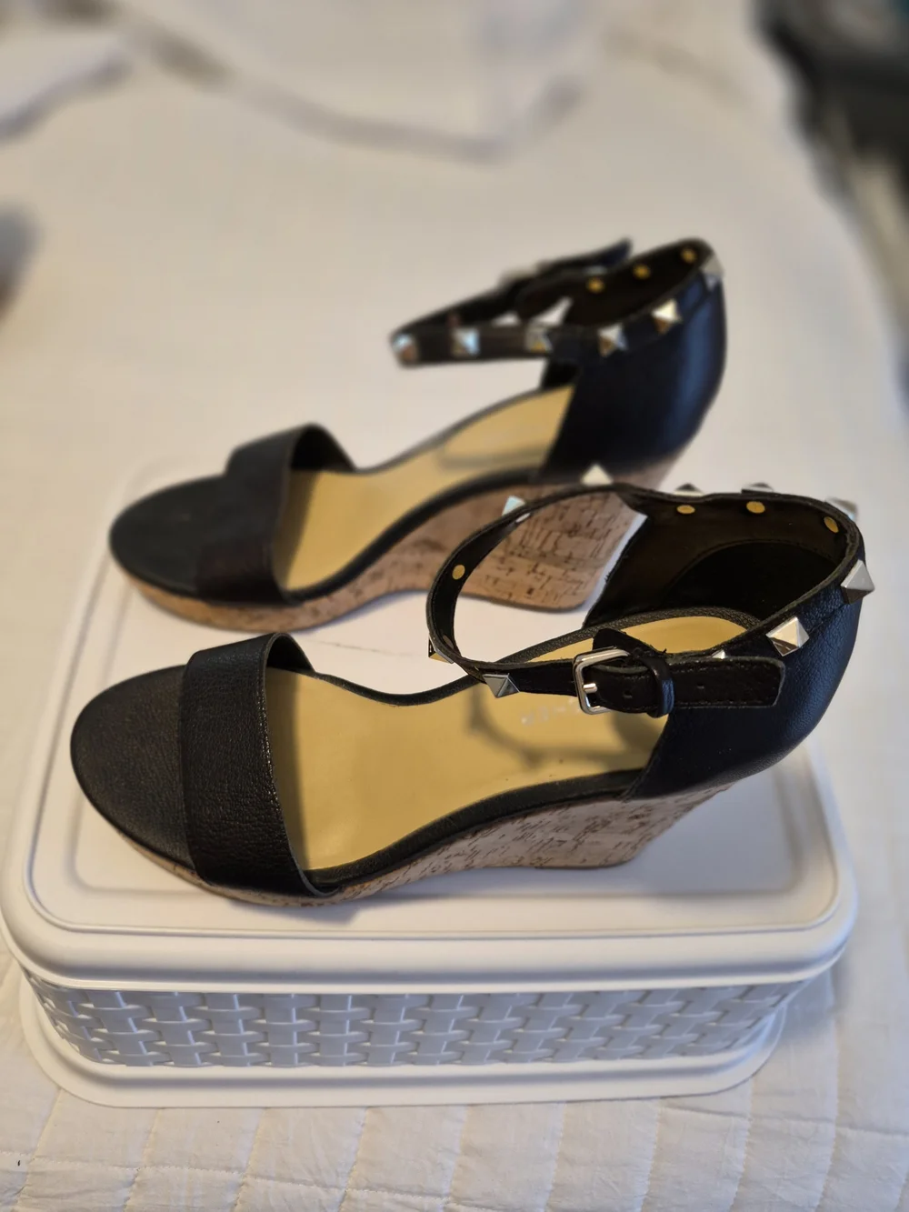 Marc Fisher chic wedge